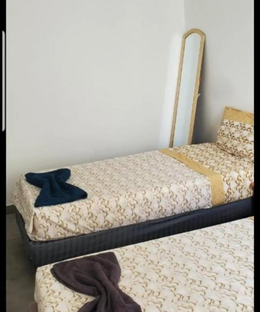 Grand Appartement 5 Chambres, 5 Television , 95 M2, Vue Mer, Tramway Sur Place, Gare Train 2 Min, Aeroport 5 Min , Large Apartment 5 Bedrooms, 5 Televisions, 95 M2, Sea View, Tram On Site, Train Station 2 Mins, Airport 5 Mins Nizza 0*,